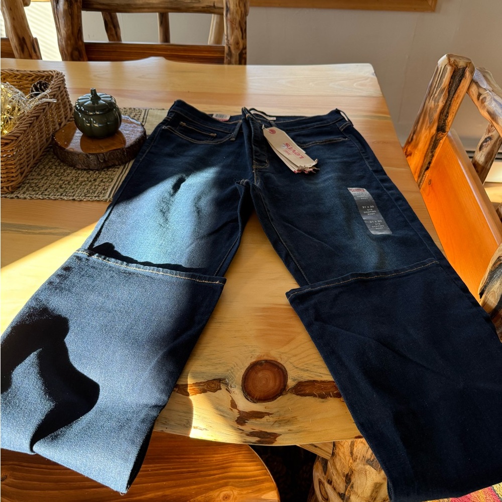 Brand new women’s Levi’s